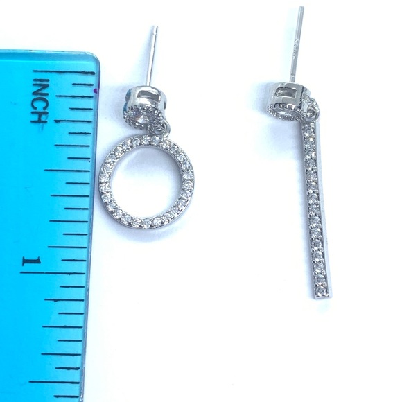 🌟 Silver Asymmetrical Circle Bar Stud Earrings CZ - Picture 5 of 5
